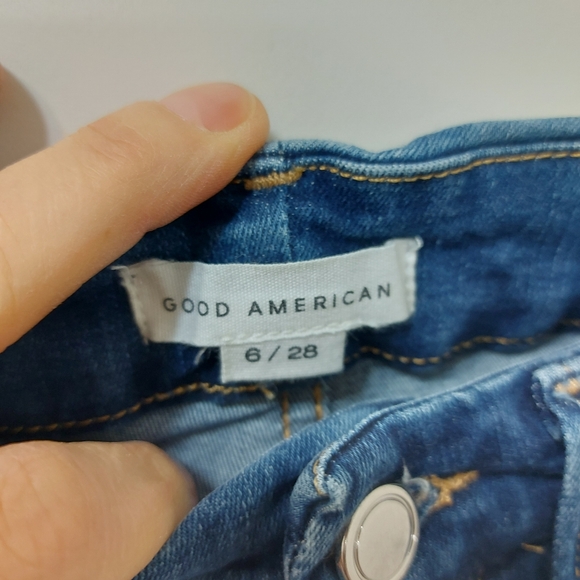 Good American Jeans - Picture 3 of 6